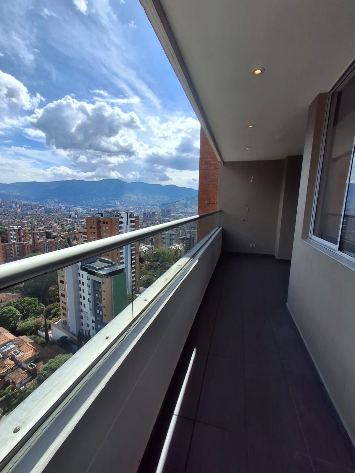 2BR Apartment in El esmeraldal (90 m²) - 2
