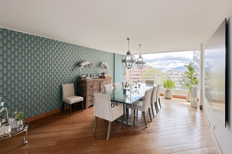 Apartamento de 3 alcobas en venta en El Refugio, Bogotá, 310 m² · foto 5 de 24