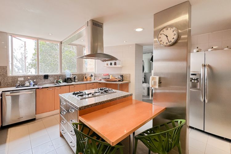 Apartamento de 3 alcobas en venta en El Refugio, Bogotá, 310 m² · foto 7 de 24