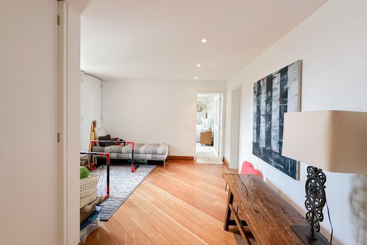 Apartamento de 3 alcobas en venta en El Refugio, Bogotá, 310 m² · foto 21 de 24