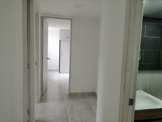 Apartamento de 3 alcobas en venta en Loma De San Jose, Sabaneta, 57 m² · foto 9 de 10