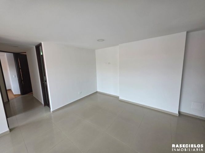 Apartamento de 3 alcobas en venta en Ciudad Niquia, Bello, 103 m² · foto 4 de 11