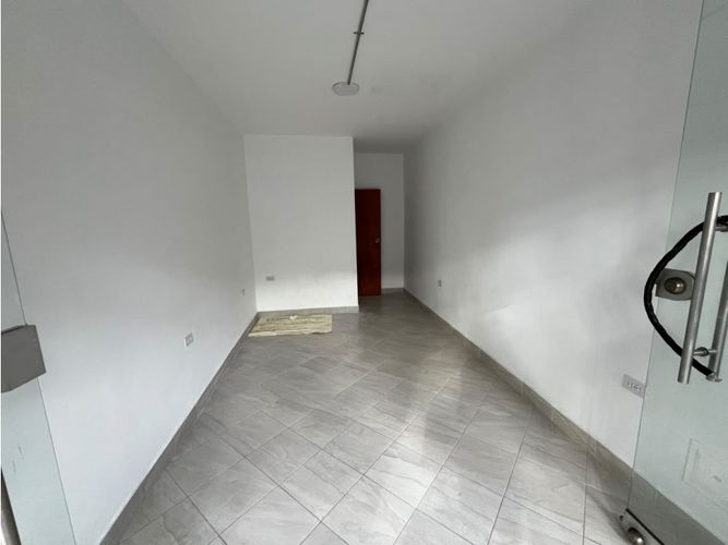 Local en arriendo en La Magnolia, Envigado, 15 m² · foto 2 de 3