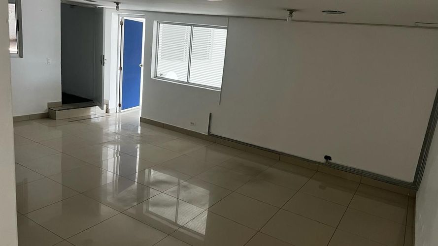 Bodega en arriendo en Santander, Cali, 652 m² · foto 2 de 6