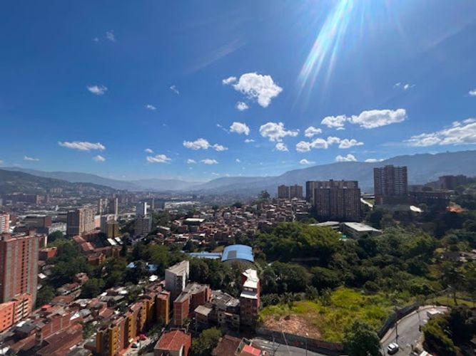 Apartamento de 3 alcobas en venta en San Rafael, Sabaneta, 87 m² · foto 2 de 17