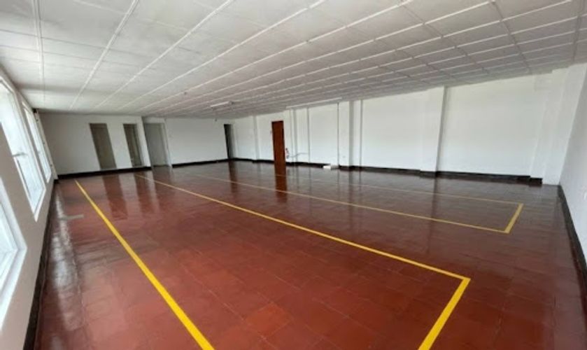 Bodega en arriendo en Laureles, Medellín, 165 m² · foto 2 de 4