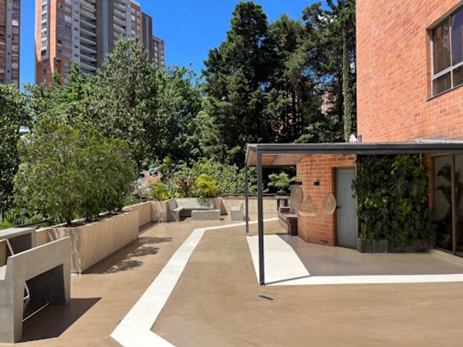 Apartamento de 3 alcobas en venta en El Tesoro, Medellín, 459 m² · foto 21 de 22