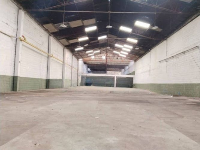 Bodega en arriendo en Playa Rica, Itagüí, 2050 m² · foto 2 de 8