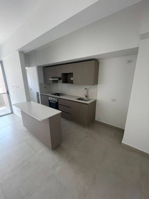 Apartamento de 3 alcobas en arriendo en El Carmelo, Envigado, 85 m² · foto 4 de 17