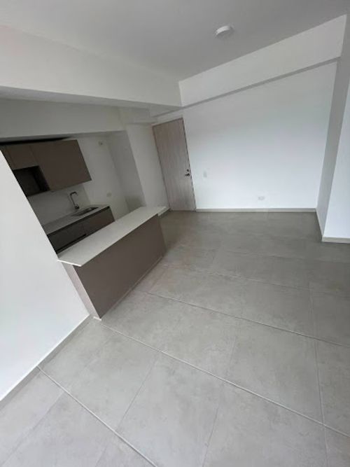 Apartamento de 3 alcobas en arriendo en El Carmelo, Envigado, 85 m² · foto 6 de 17