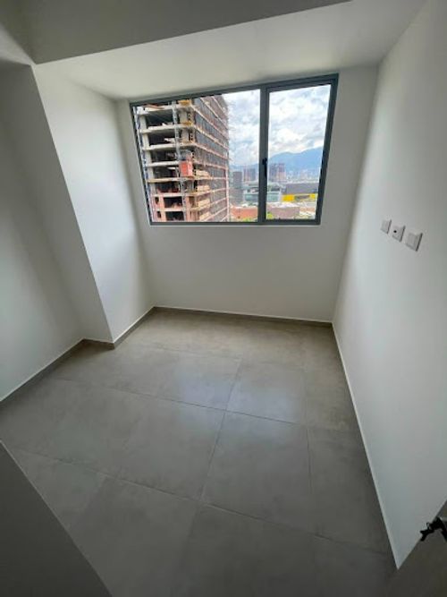 Apartamento de 3 alcobas en arriendo en El Carmelo, Envigado, 85 m² · foto 10 de 17