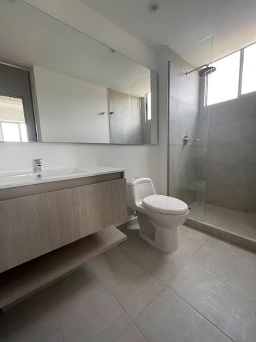 Apartamento de 3 alcobas en arriendo en El Carmelo, Envigado, 85 m² · foto 16 de 17