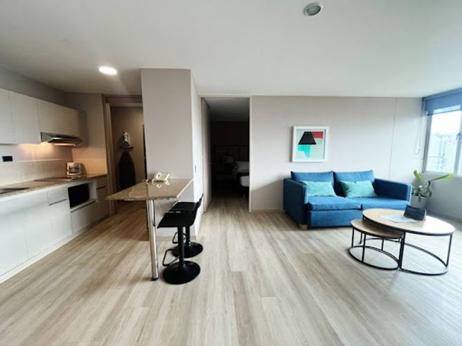 Apartamento de 2 alcobas en venta en Cristo Rey, Medellín, 77 m² · foto 3 de 16