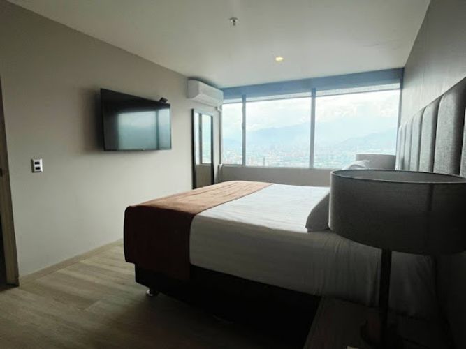 Apartamento de 2 alcobas en venta en Cristo Rey, Medellín, 77 m² · foto 12 de 16