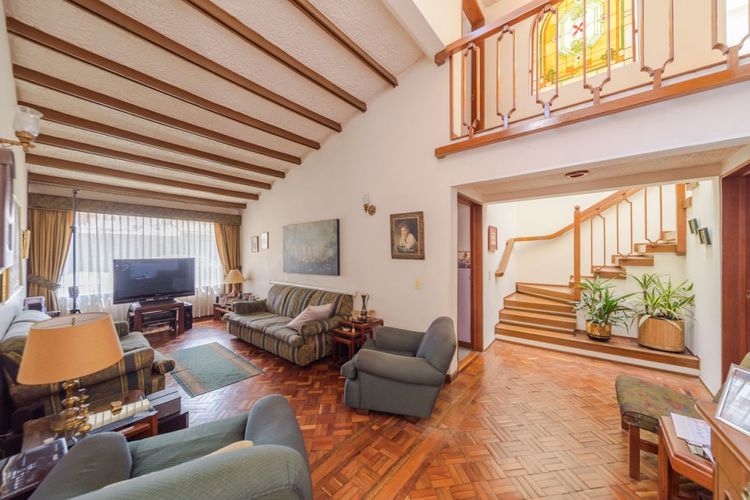 Casa de 5 alcobas en venta en Malibu, Bogotá, 356 m² · foto 4 de 24