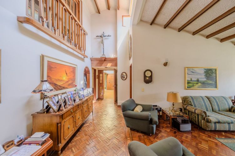 Casa de 5 alcobas en venta en Malibu, Bogotá, 356 m² · foto 9 de 24