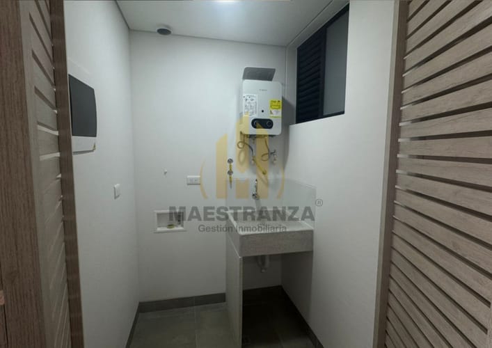 Apartamento de 2 alcobas en arriendo en Los Balsos, Medellín, 87 m² · foto 9 de 24