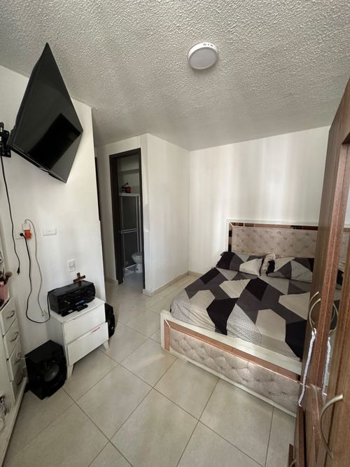 Apartamento de 3 alcobas en venta en Santa Cruz, Girón, 57 m² · foto 5 de 11