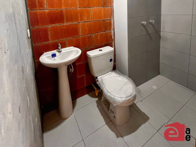Apartamento de 2 alcobas en venta en Cuatro Esquinas, Rionegro, 55 m² · foto 3 de 10
