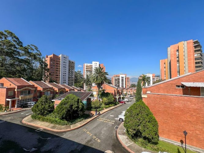 Casa de 4 alcobas en venta en Los Balsos, Medellín, 338 m² · foto 22 de 24