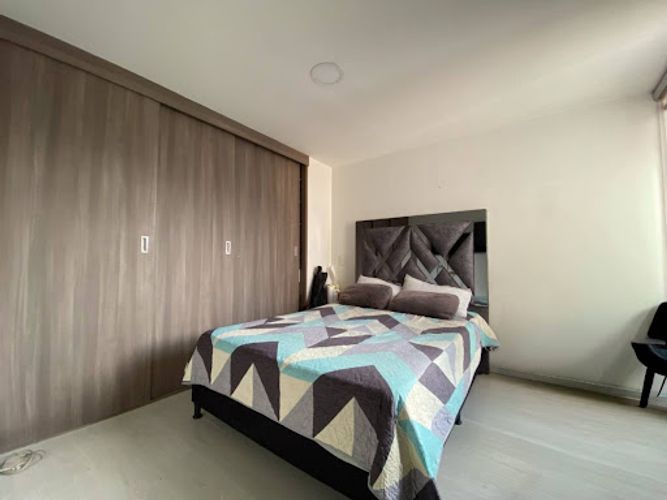 Apartamento de 3 alcobas en venta en Restrepo Naranjo, Sabaneta, 74 m² · foto 3 de 11