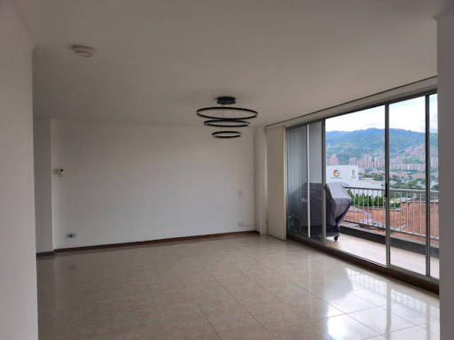 Apartamento en venta en Jardines, Envigado · foto 2 de 24