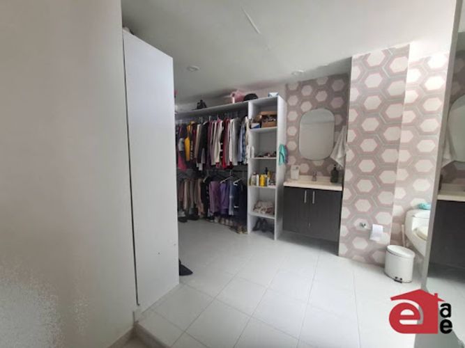 Apartamento de 4 alcobas en venta en Rionegro, 146 m² · foto 4 de 12