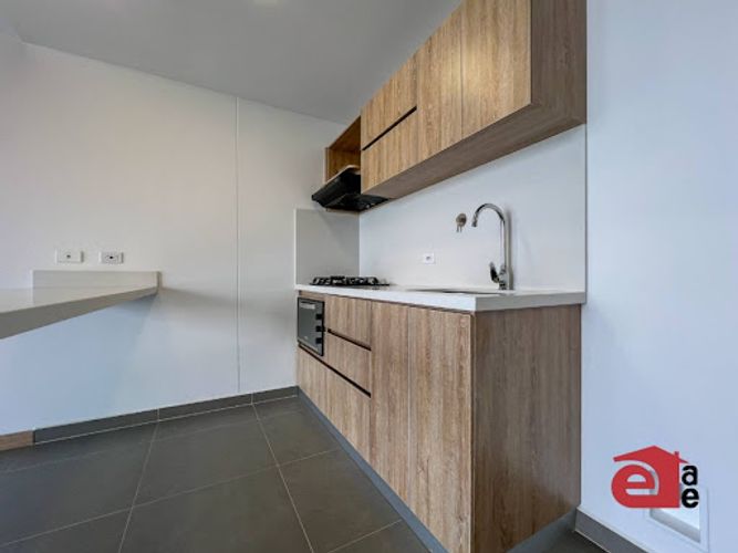 Apartamento de 2 alcobas en venta en Loma Del Escobero, Envigado, 75 m² · foto 4 de 17