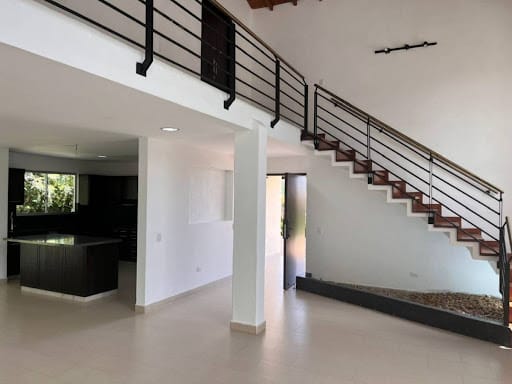 Casa de 3 alcobas en venta en El Retiro, 730 m² · foto 2 de 16