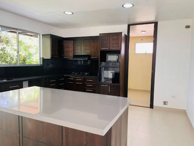 Casa de 3 alcobas en venta en El Retiro, 730 m² · foto 6 de 16