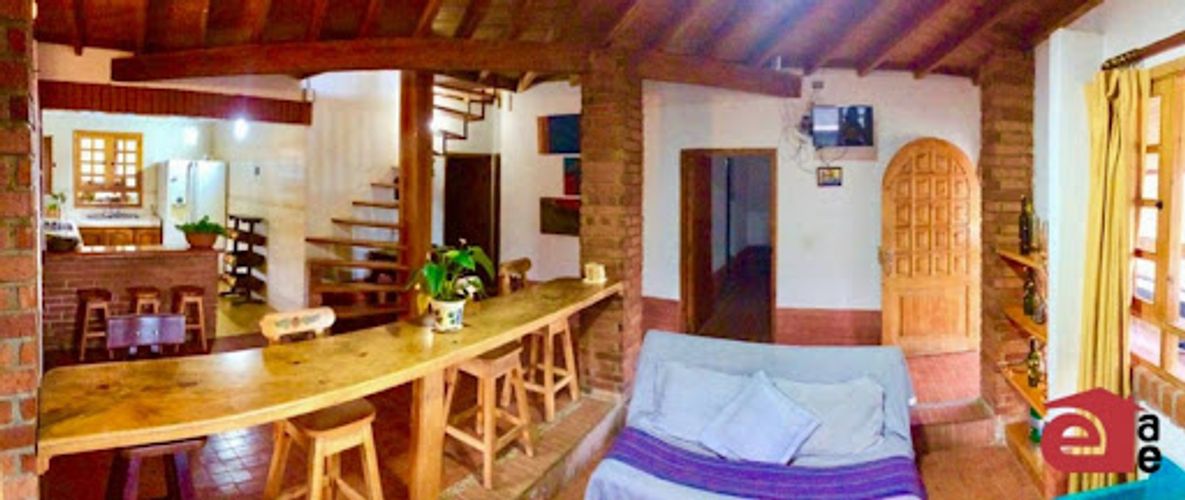 Casa de 5 alcobas en venta en Santa Elena, Medellín · foto 3 de 19