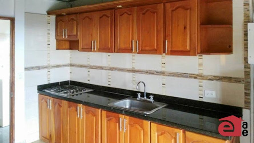 Casa de 5 alcobas en venta en Santa Elena, Medellín · foto 6 de 19