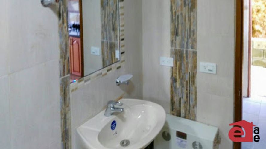Casa de 5 alcobas en venta en Santa Elena, Medellín · foto 13 de 19