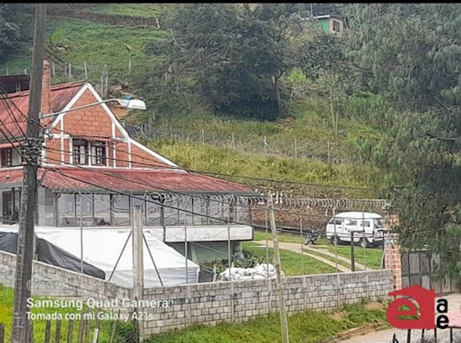 Casa de 5 alcobas en venta en Santa Elena, Medellín · foto 16 de 19