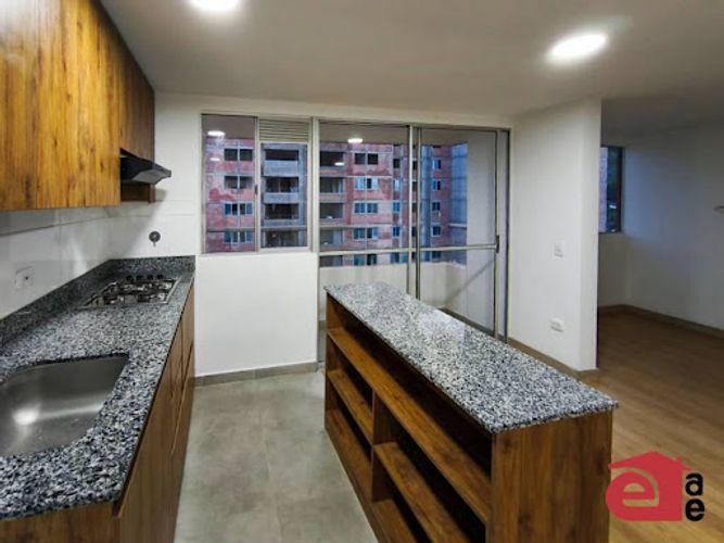 Apartamento de 2 alcobas en venta en Las Antillas, Envigado, 61 m² · foto 2 de 16
