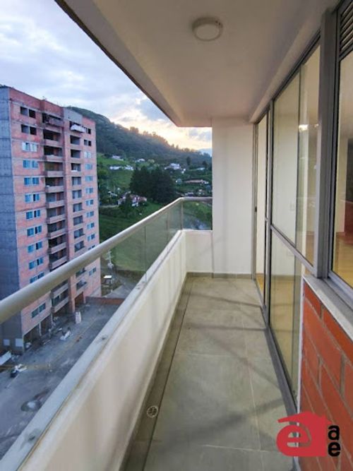 Apartamento de 2 alcobas en venta en Las Antillas, Envigado, 61 m² · foto 15 de 16