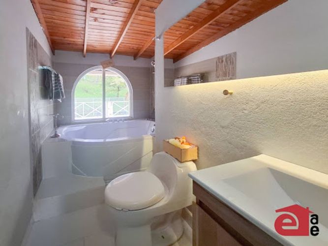 Casa de 5 alcobas en venta en La Honda, Guarne · foto 10 de 24