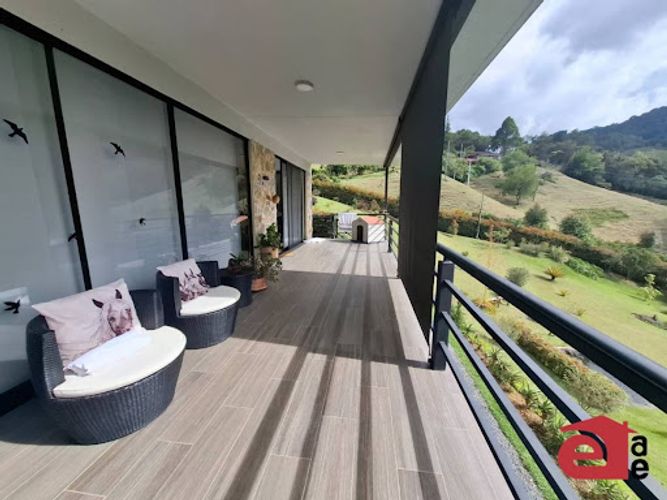 Casa de 5 alcobas en venta en Lomitas, La Ceja · foto 11 de 23