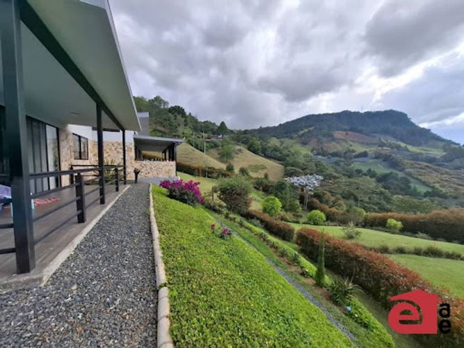 Casa de 5 alcobas en venta en Lomitas, La Ceja · foto 15 de 23