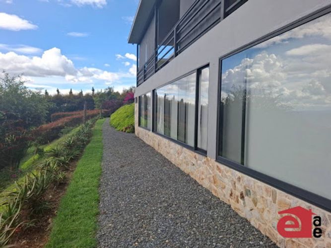 Casa de 5 alcobas en venta en Lomitas, La Ceja · foto 16 de 23
