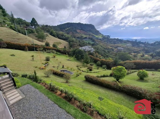 Casa de 5 alcobas en venta en Lomitas, La Ceja · foto 22 de 23