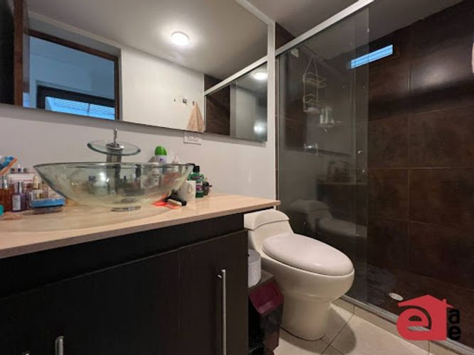 Casa de 6 alcobas en venta en Loma Del Escobero, Envigado, 255 m² · foto 9 de 16