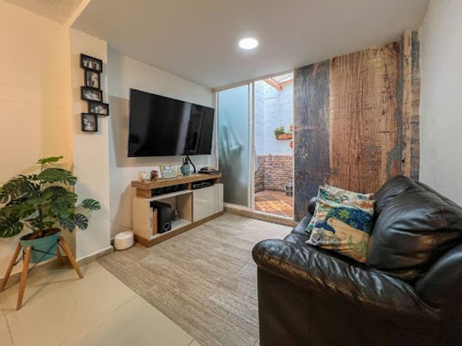 Casa de 3 alcobas en venta en El Trianon, Envigado, 102 m² · foto 3 de 14