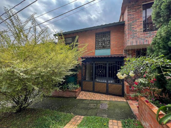 Casa de 3 alcobas en venta en El Trianon, Envigado, 102 m² · foto 14 de 14