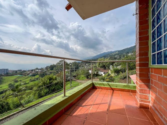 Casa de 3 alcobas en venta en El Chingui, Envigado · foto 18 de 24