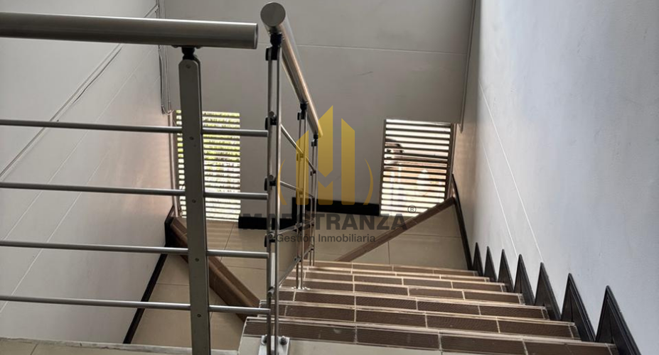 Oficina en arriendo en Laureles, Medellín, 1400 m² · foto 18 de 21