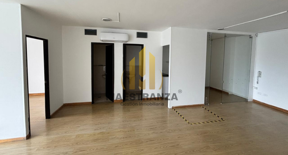 Oficina en venta en Laureles, Medellín, 1400 m² · foto 8 de 21