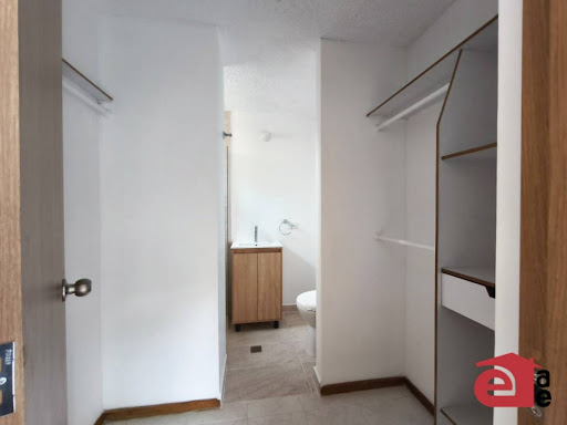 Apartamento en venta en Loma Del Escobero, Envigado · foto 12 de 22
