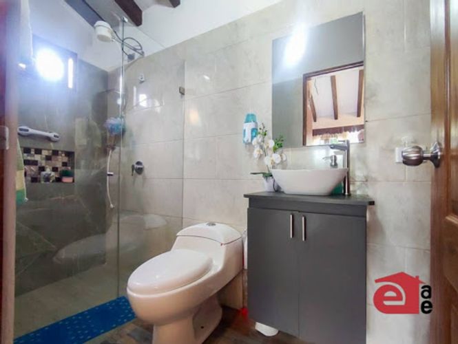 Casa de 5 alcobas en venta en Cristo Rey, El Carmen de Viboral · foto 19 de 24