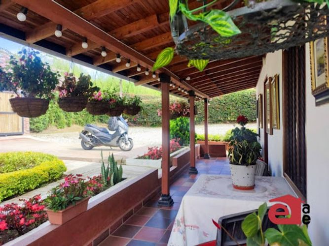 Casa de 5 alcobas en venta en Cristo Rey, El Carmen de Viboral · foto 21 de 24